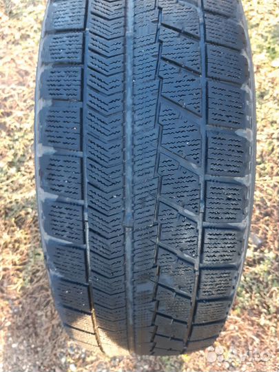 Bridgestone Blizzak VRX 215/65 R16