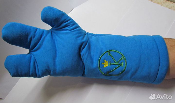 Перчатки для игры с котами