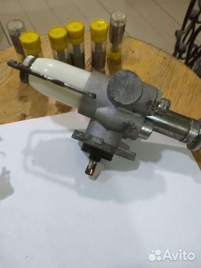 Насос низкого давления, и распылители фарсунок