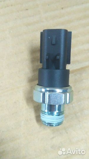Датчик давления масла Крайслер 5149098AA