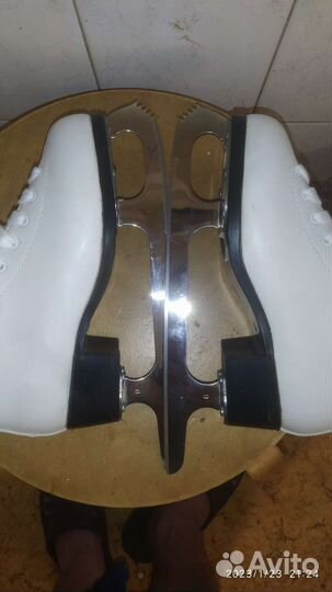 Коньки фигурные Graf montana gold 35р