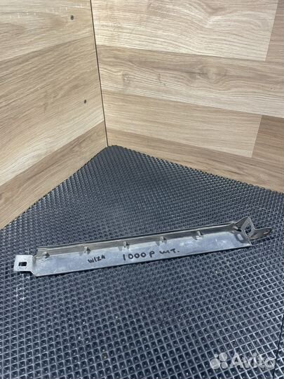 Ресничка правая Mercedes-benz w124 1248850385