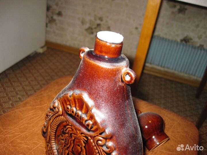 Бутылка керамическая от водки Граф Виктор