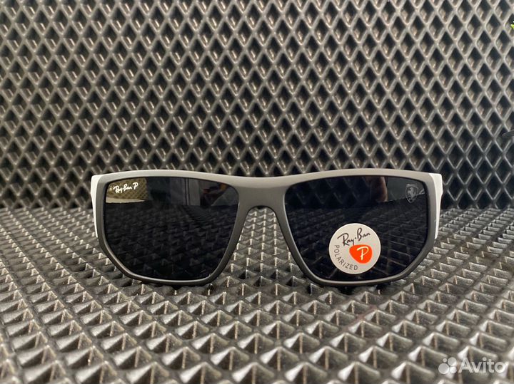 Солнцезащитные очки Ray Ban x Ferrari Polaroid