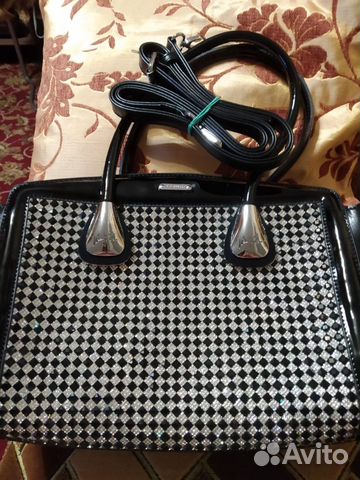 Сумка новая натуральная кожа (лак) стразы