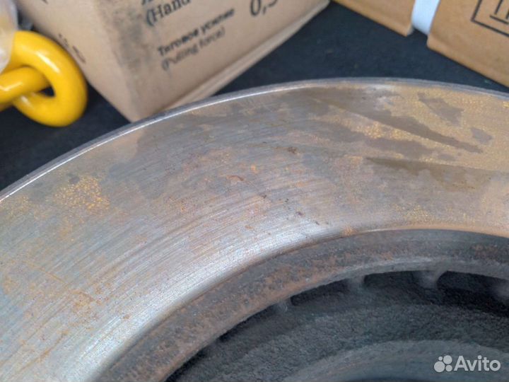 Тормозные диски toyota wich II за 2 шт Япония