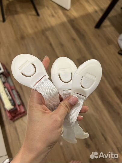 Блокиратор дверей и ящиков от детей