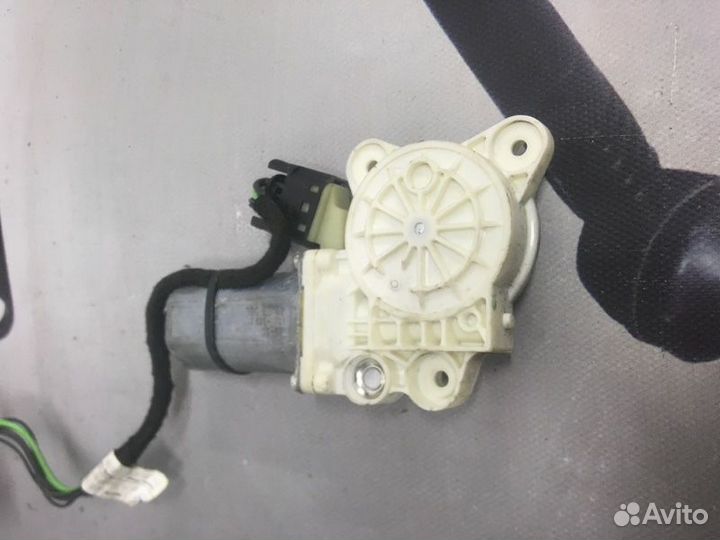 Мотор стеклоподъемника передний Mercedes E-Класс