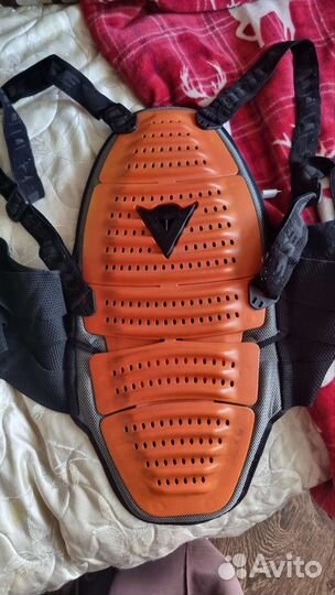Защита спины и мотокуртка dainese
