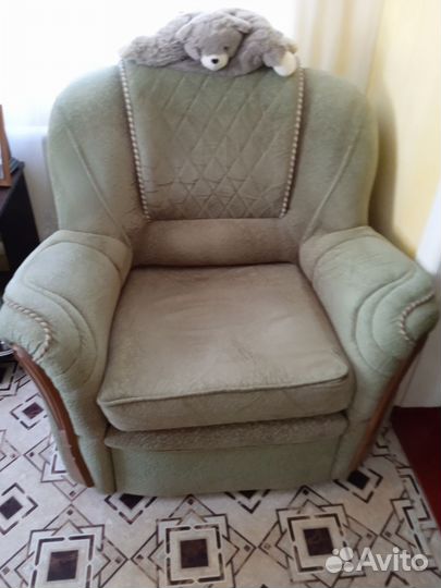 Диван и два кресла