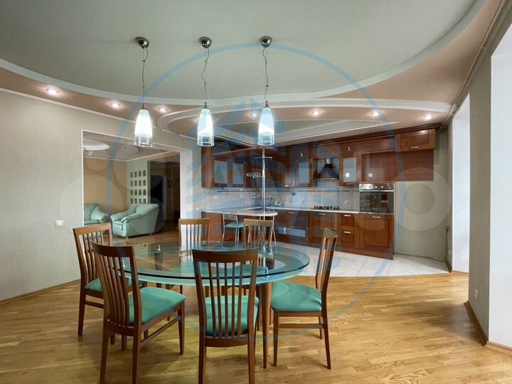 3-к. квартира, 135,8 м², 6/6 эт.