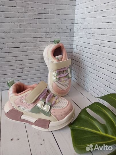 Кроссовки для девочки новые 22-30 р