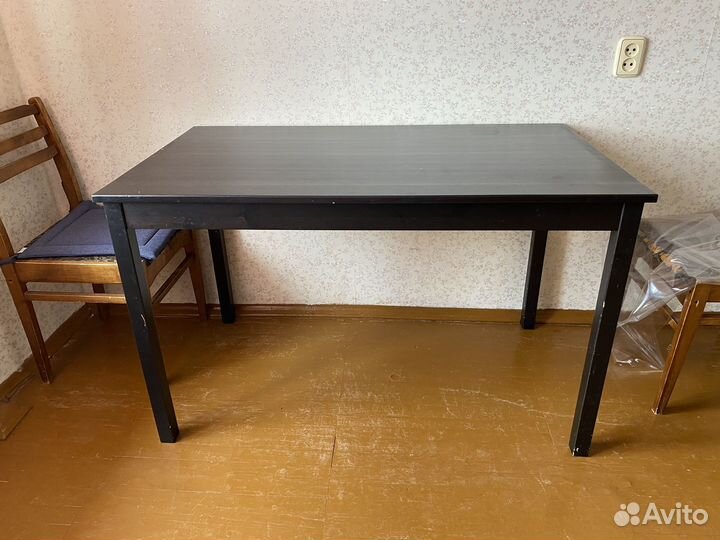 Стол большой обеденный