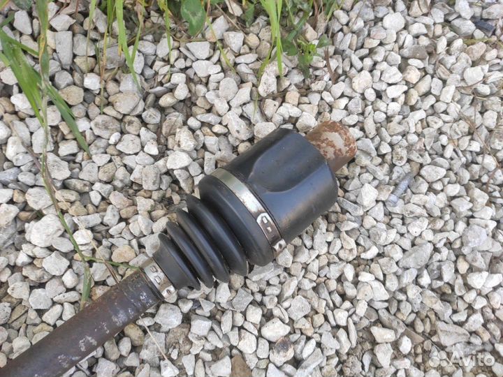 Полуось (привод) передний левый Chevrolet Captiva