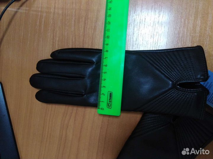 Перчатки женские новые