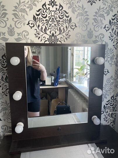 Гримерное зеркало