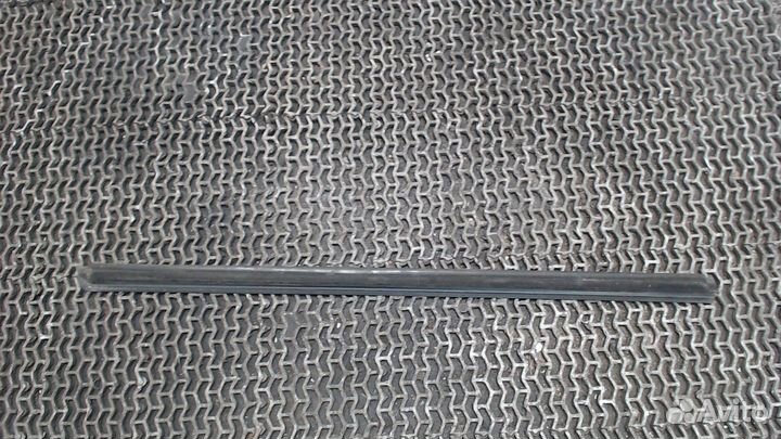 Молдинг стекла Ford Escape, 2006