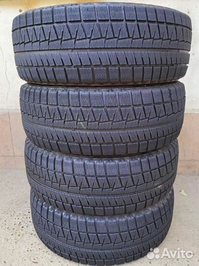 Bridgestone Blizzak Revo GZ 215/55 R17 96H