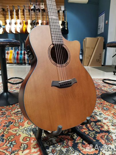 Электроакустическая гитара Baton Rouge