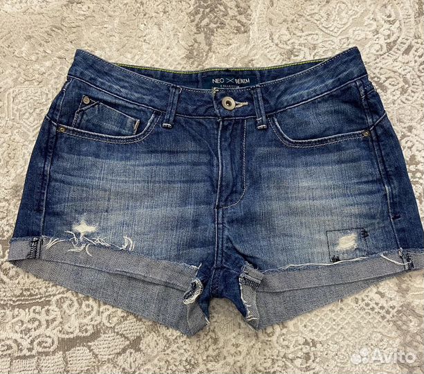 Джинсовые шорты Adidas размер S