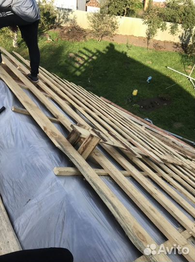 Строительная бригада плотник