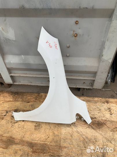 Крыло переднее левое Вольво V40 2012-2018