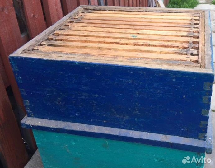 Медогонка и ульи