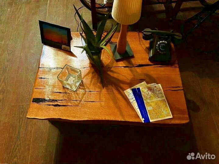 Низкий столик из массива