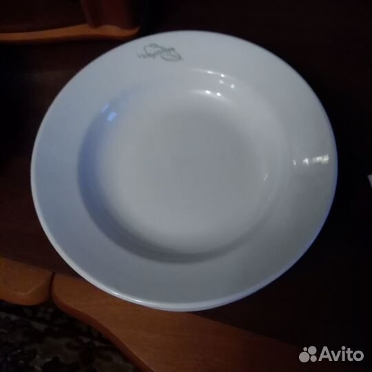 Тарелки новые с золотым ободком СССР. Стаканы