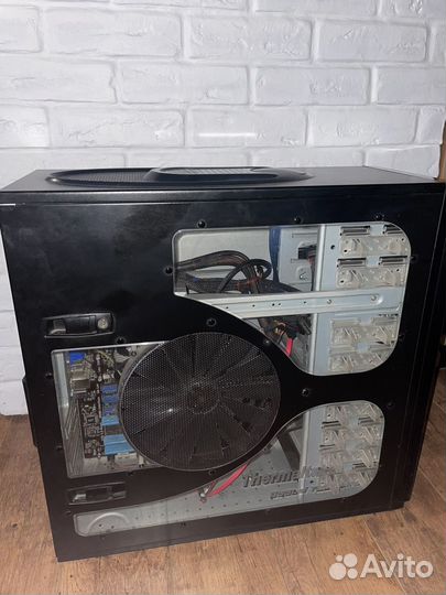 Корпус Thermaltake Armor + бп 700W
