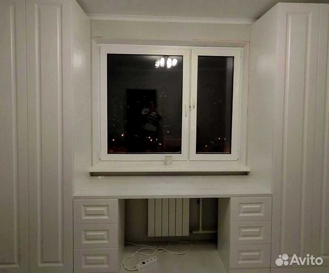 Детская рабочая зона у окна