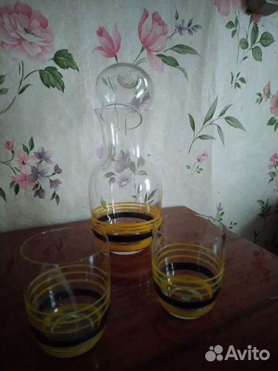 Графин со стаканами