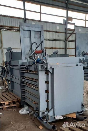 Пресс горизонтальный для вторсырья б\у