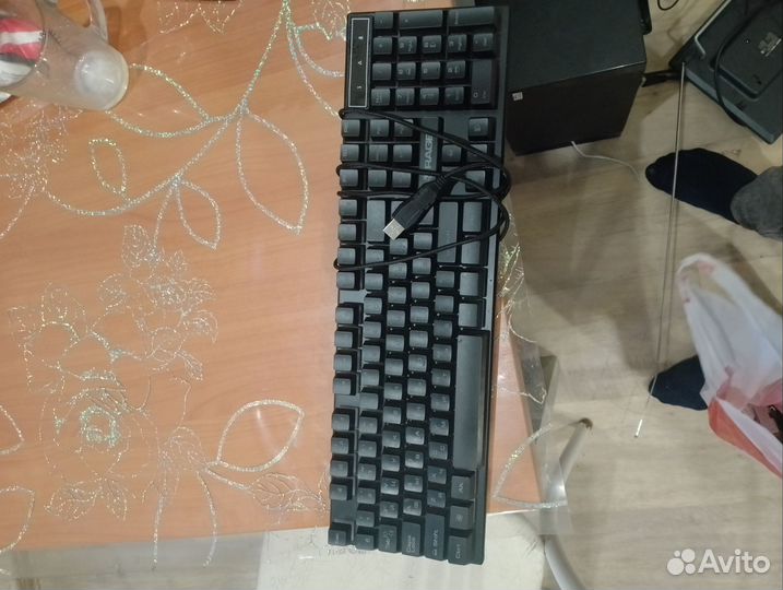 Игровая клавиатура и мышь