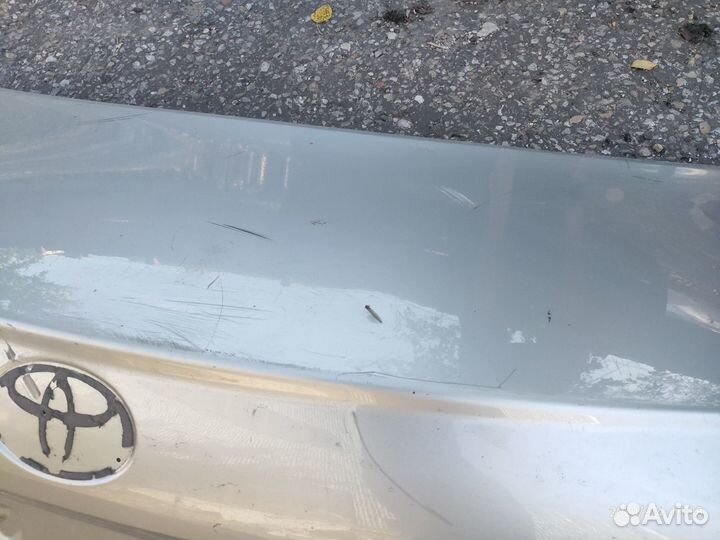 Крышка багажника Toyota Avensis 2