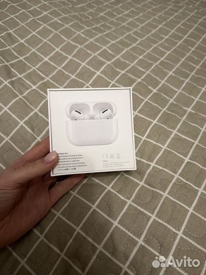 Коробка от airpods pro