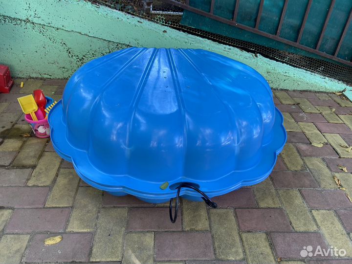 Песочница с крышкой бу