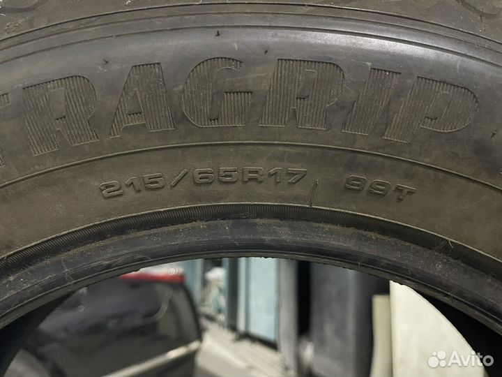 Goodyear UltraGrip Ice Arctic SUV 215/65 R17