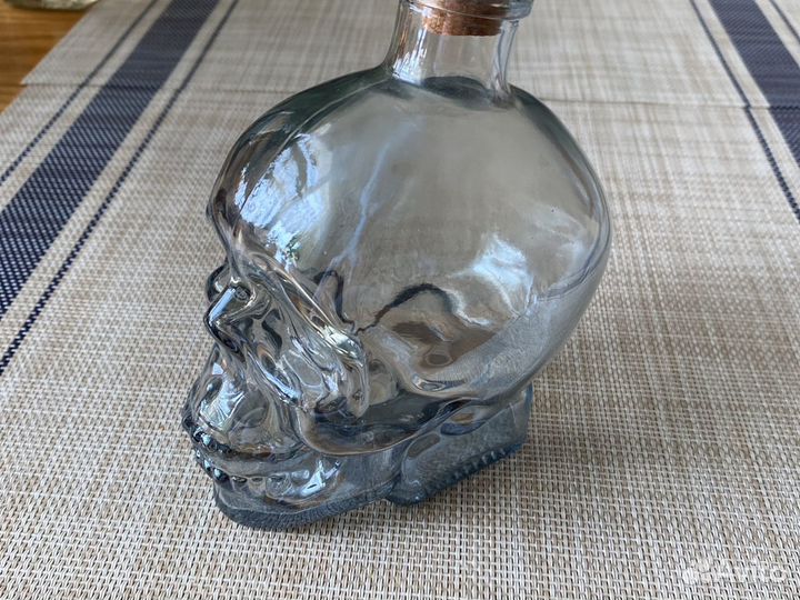 Бутылка череп колба
