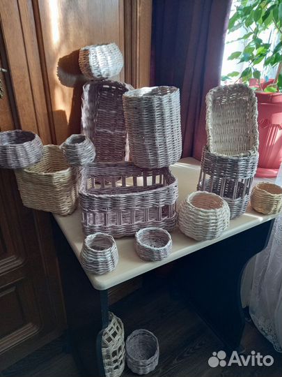 Плетеные лукошка из бумажной лозы