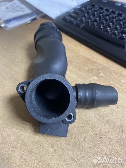 Патрубок системы охлаждения Mercedes E-Class W212