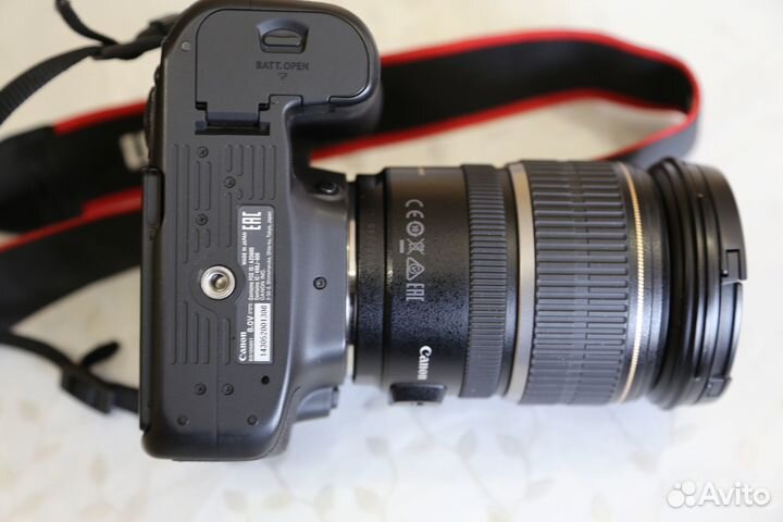 Зеркальный фотоаппарат canon 90D