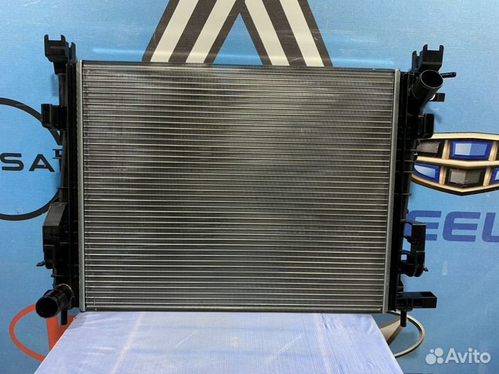 Радиатор охлаждения двигателя основной Renault dus