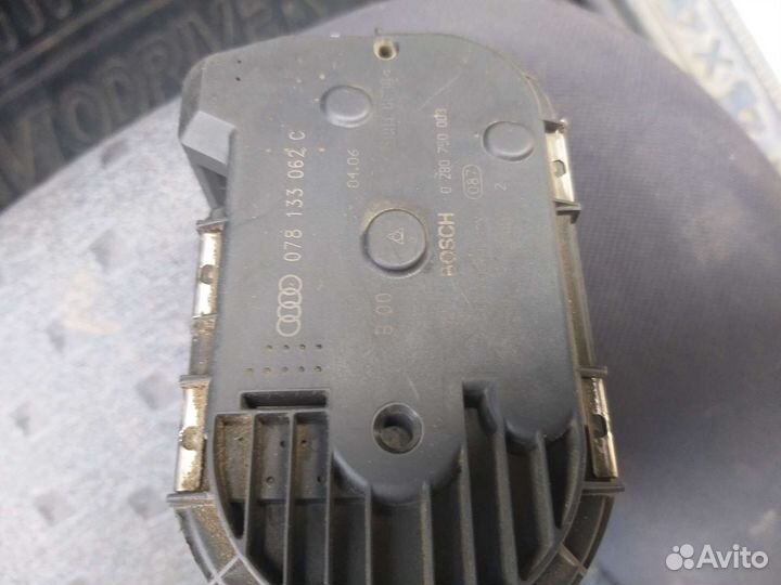 Продам дросельную заслонку Ауди а6 с6 3,2