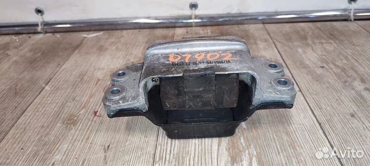 Подушка крепления двигателя Volkswagen 1k0199555