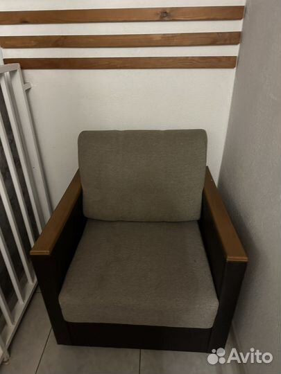 Комод,журн.столик,стул,кресло бесплатно