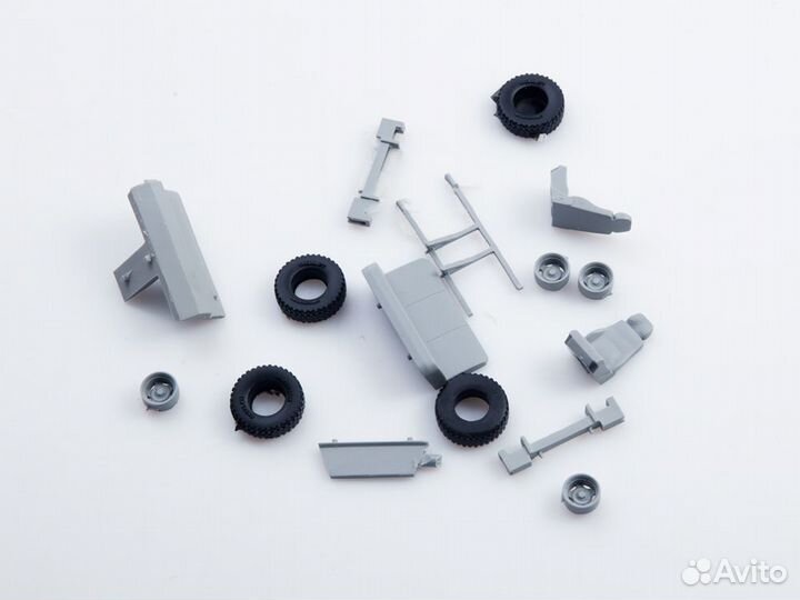 Сборная модель Военный внедорожник мами 1611AVD