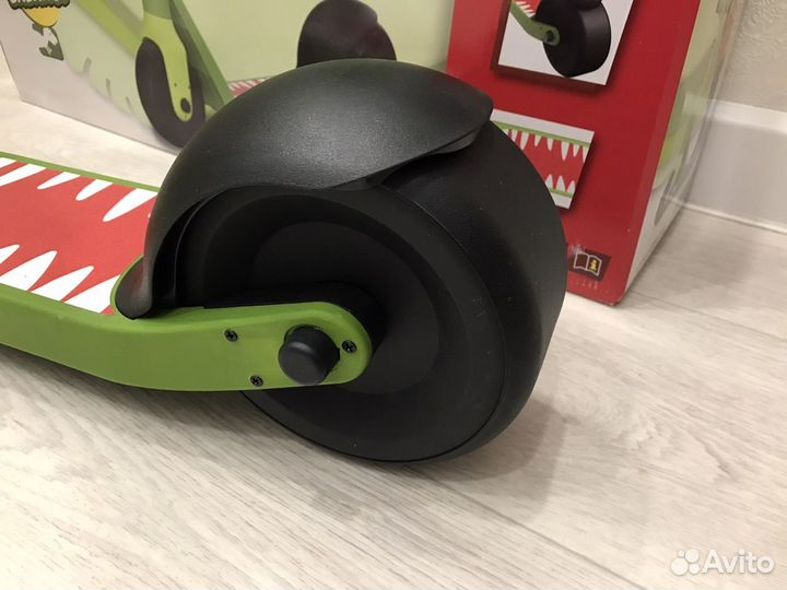 Самокат детский новый