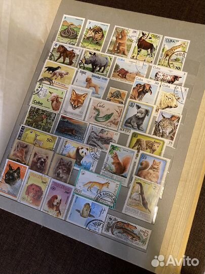Альбом с почтовыми марками разных стран