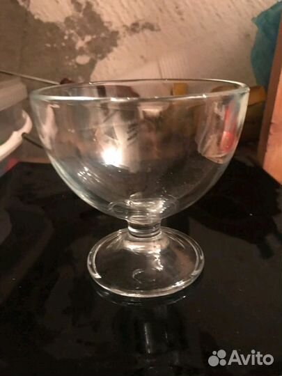 Стаканы и приборы